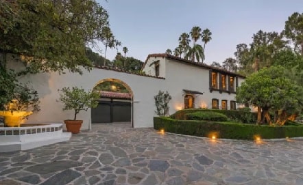 Aaron Paul house worth $7 million which was bough from Jim Parsons.